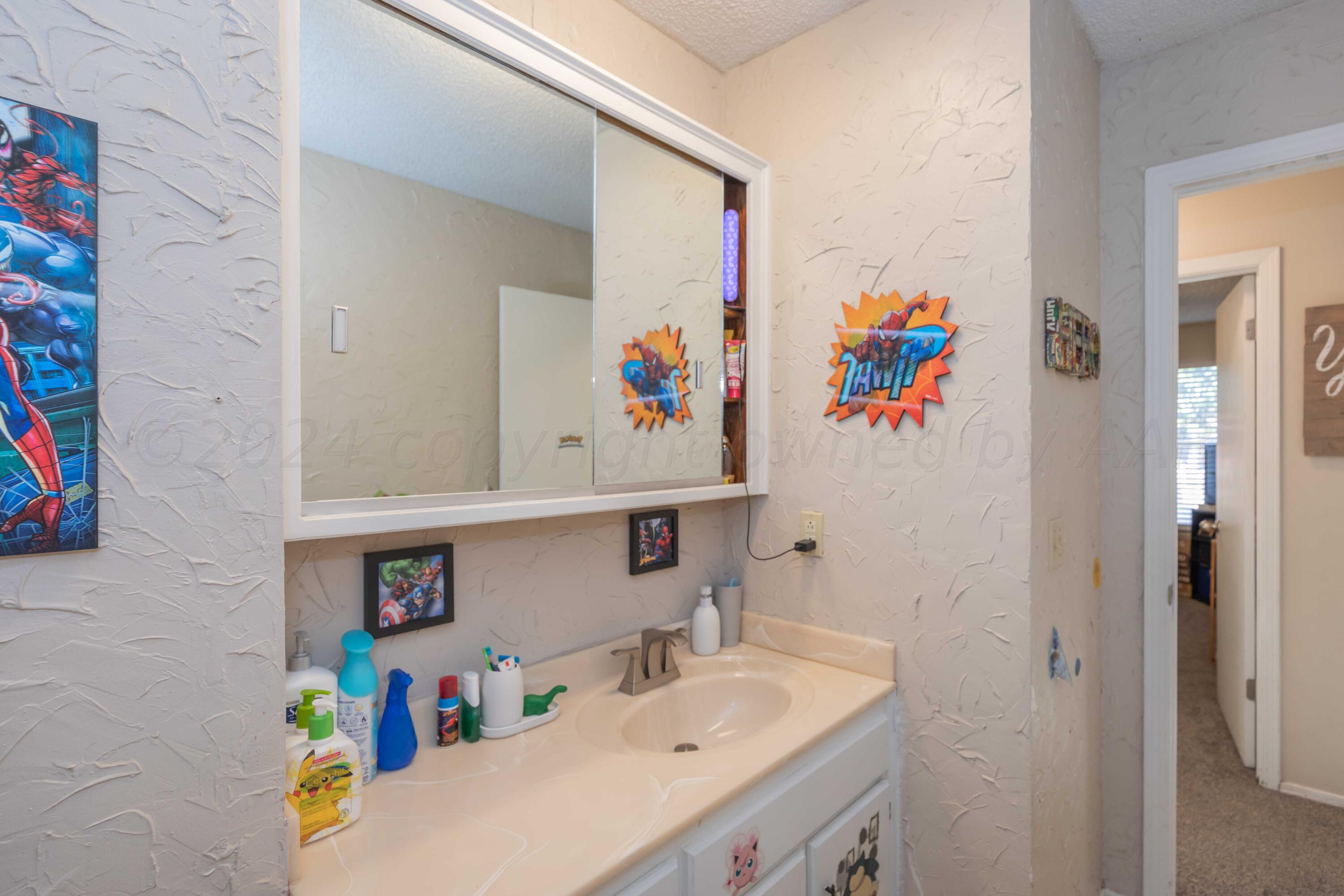 5304 Wheeler Lane Amarillo, TX 79110 - Photo 20 of 33 BATHROOM 2 VIEW 3