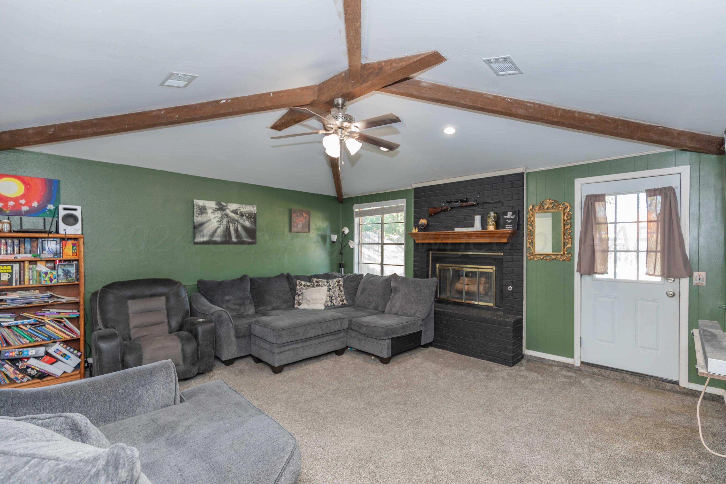 5304 Wheeler Lane Amarillo, TX 79110 - Photo 6 of 33 LIVING ROOM VIEW 2