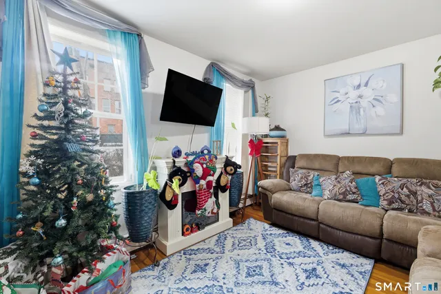 $299,999 | 56 Green Street, Middletown, CT 06457