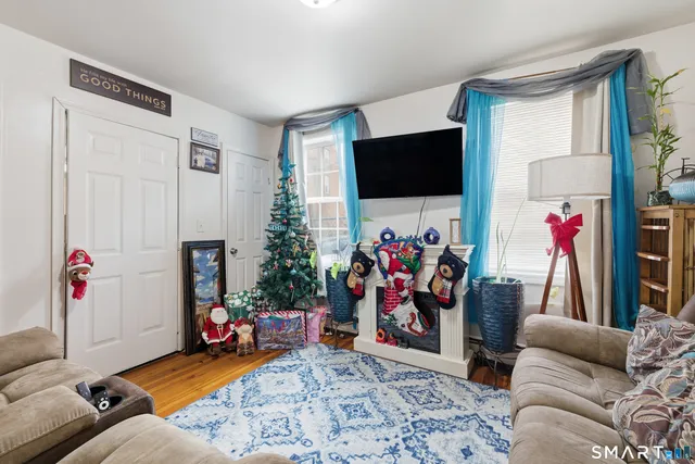 $299,999 | 56 Green Street, Middletown, CT 06457