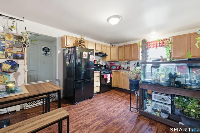 $299,999 | 56 Green Street, Middletown, CT 06457