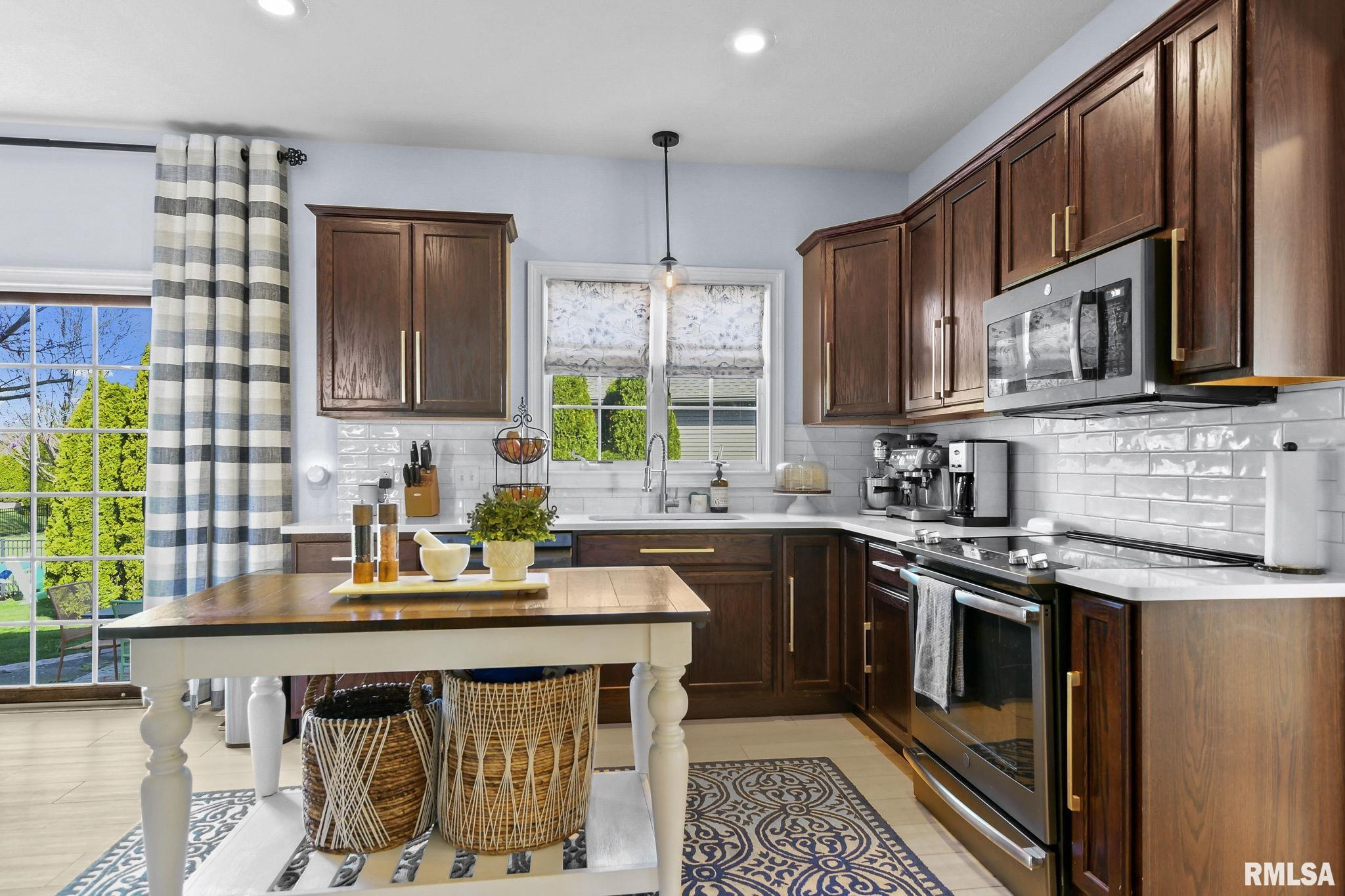 497 Woodbridge Road Springfield, IL 62711 - Photo 8 of 40