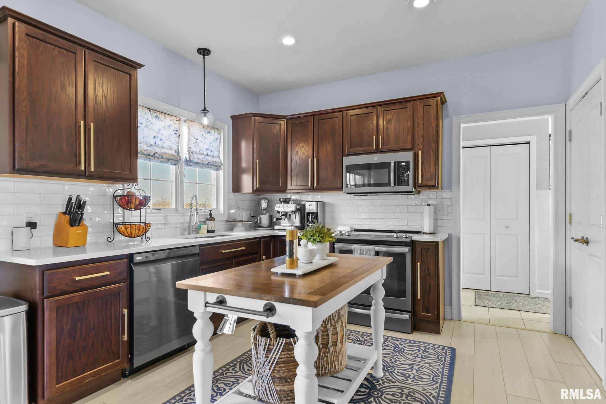 497 Woodbridge Road Springfield, IL 62711 - Photo 9 of 40