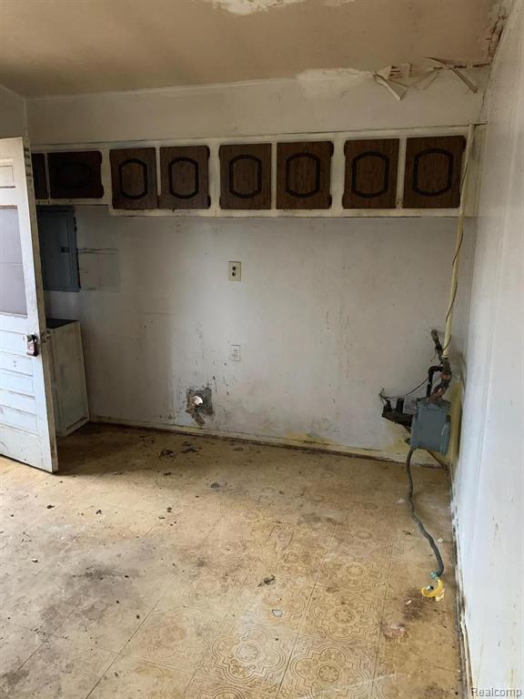 2179 Spring Hill Avenue Inkster, MI 48141 - Photo 6 of 8