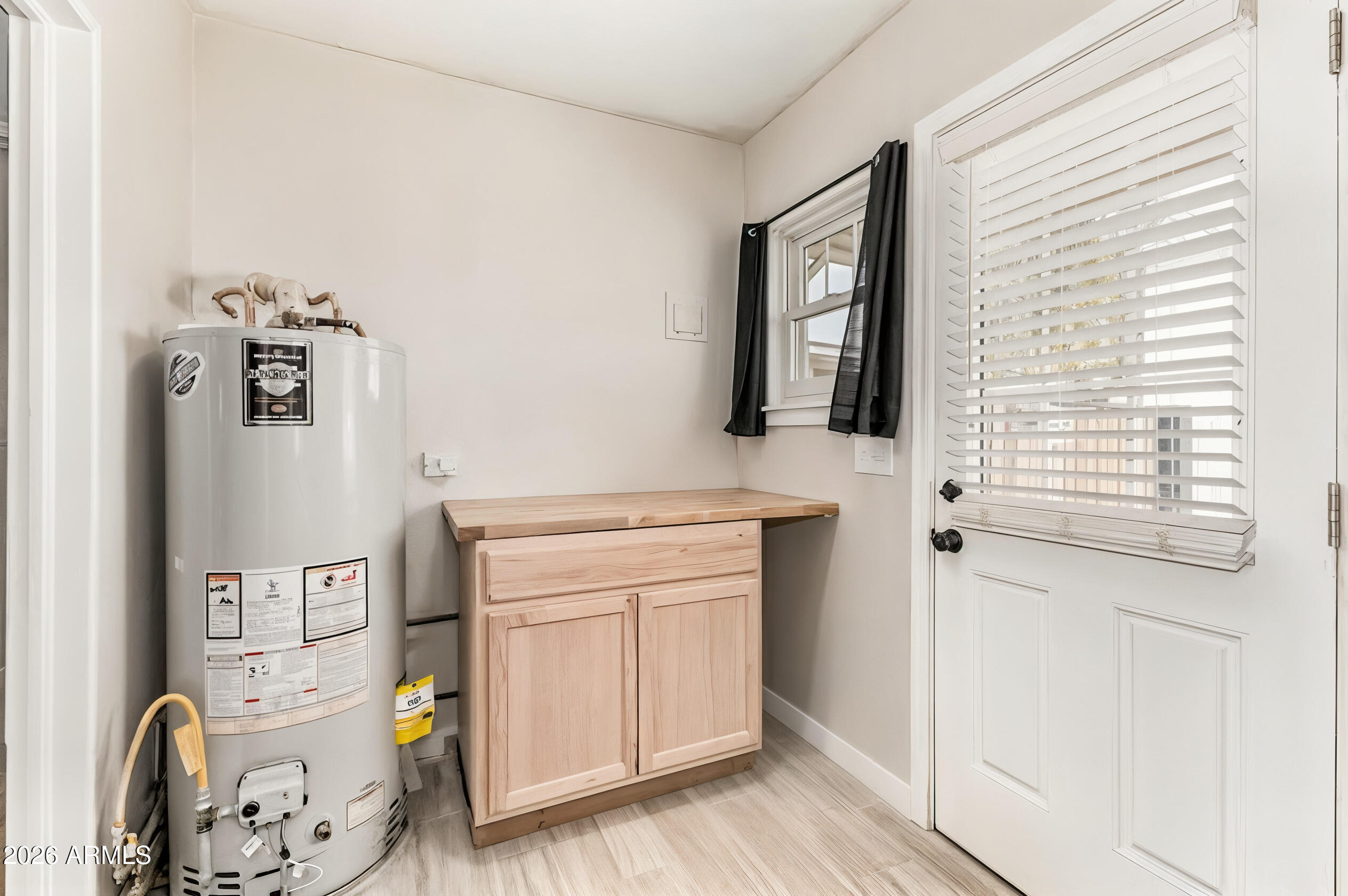 146 South Robson Mesa, AZ 85210 - Photo 26 of 34 Storage