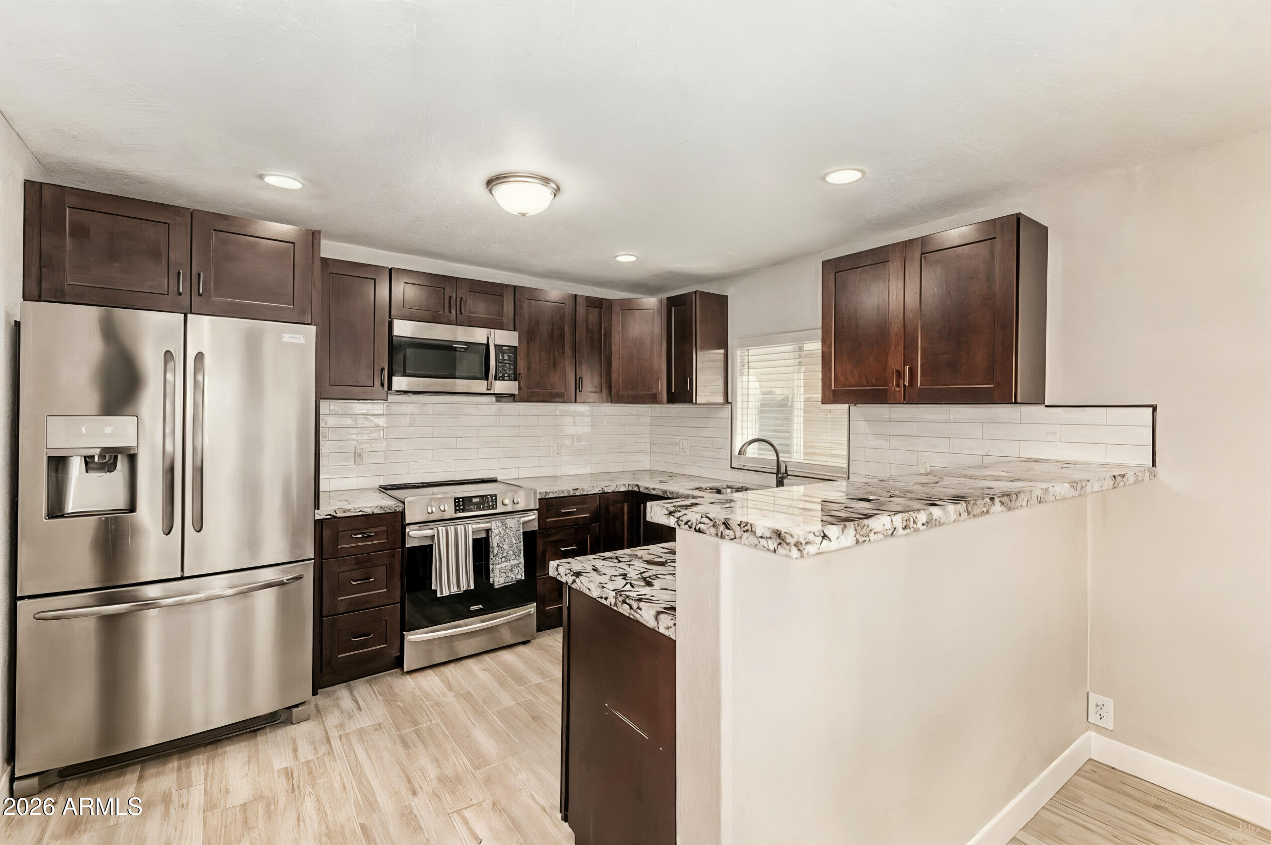 146 South Robson Mesa, AZ 85210 - Photo 6 of 34 Kitchen