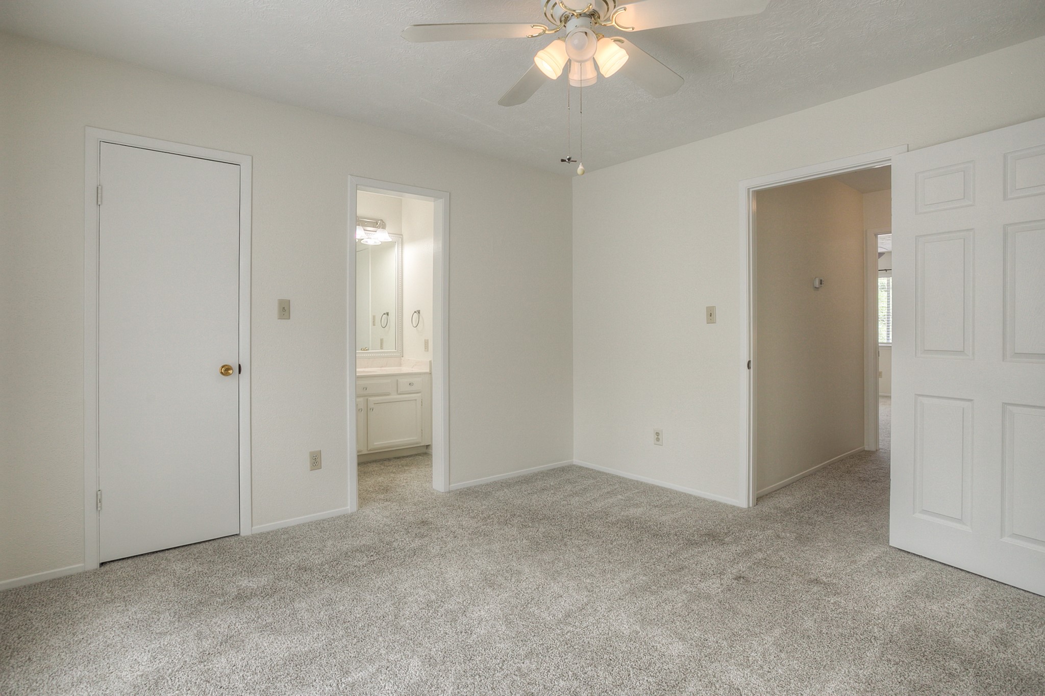287 Broadmoor Street Trinity, TX 75862 - Photo 29 of 36 an empty room with chandelier fan