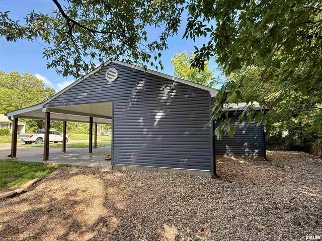 $189,900 | 101 Oak Drive, Metropolis, IL 62960