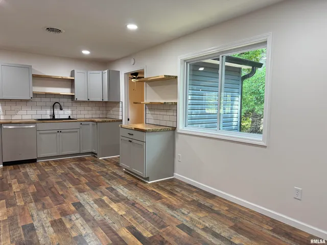 $189,900 | 101 Oak Drive, Metropolis, IL 62960