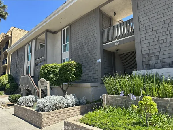 $410,000 | 3500 Elm Avenue, Unit 10, Long Beach, CA 90807