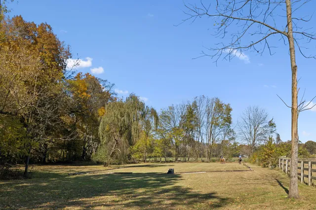 a view of residential houses