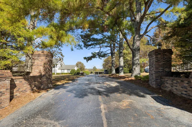 $1,249,000 | 2600 Clanton Road, Lawrenceburg, TN 38464