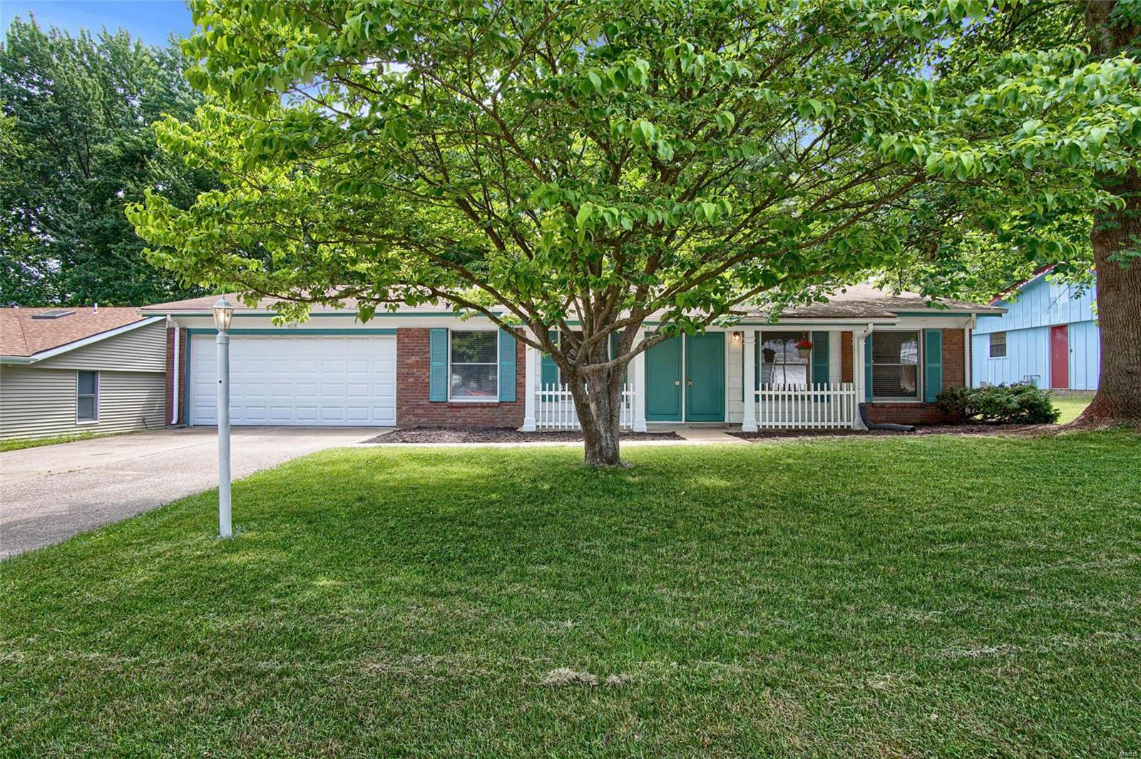 408 Harpers Ferry Road Belleville, IL 62221 - Photo 1 of 32