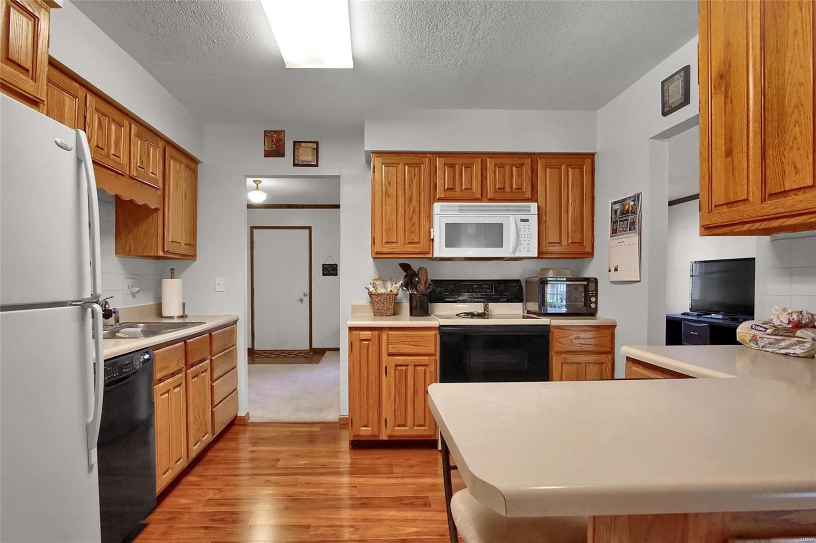 408 Harpers Ferry Road Belleville, IL 62221 - Photo 2 of 32