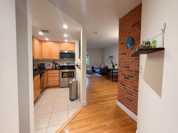 $3,100 | 84 Gainsborough Street, Unit 106W, Boston, MA 02115
