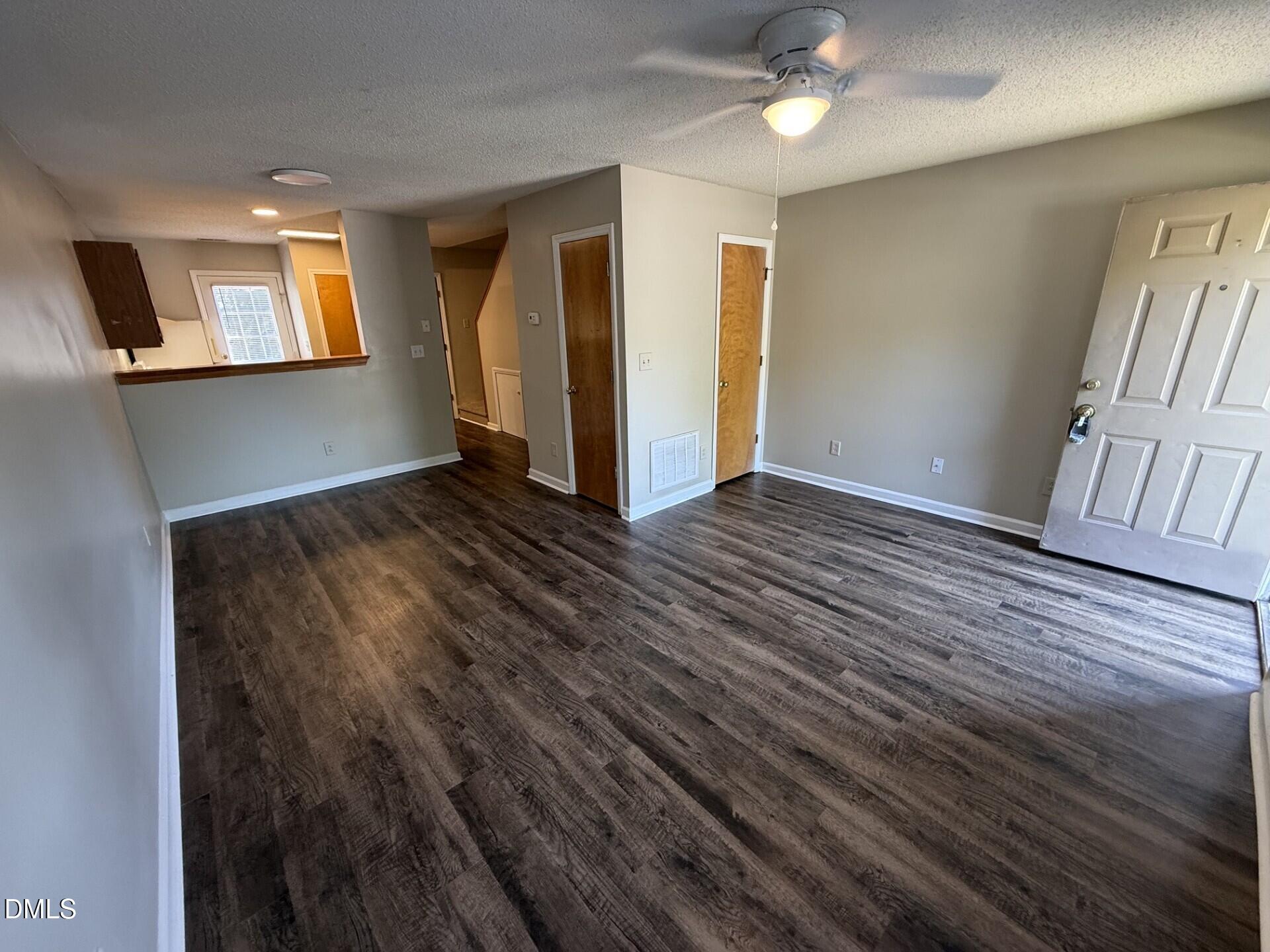 2905 Faversham Place Raleigh, NC 27604 - Photo 5 of 13 00183c68-c9aa-4d70-a7a8-8b398c1008bd