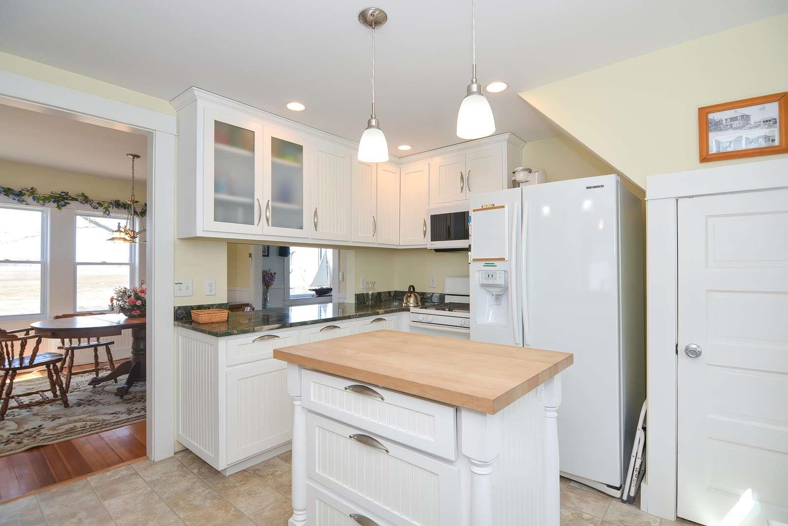 7 Lyons Street Hampton, NH 03842 - Photo 4 of 24 Gallery Image 4
