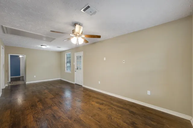 $275,000 | 130 Airway Drive, Houston, TX 77037