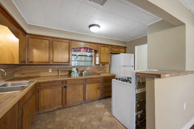 $275,000 | 130 Airway Drive, Houston, TX 77037