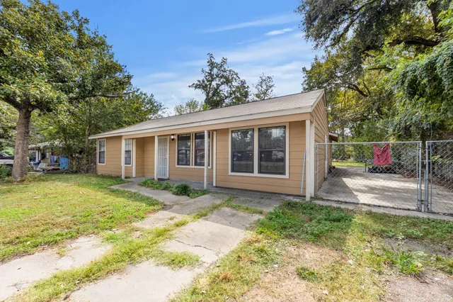 $275,000 | 130 Airway Drive, Houston, TX 77037