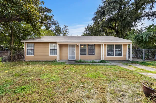 $275,000 | 130 Airway Drive, Houston, TX 77037