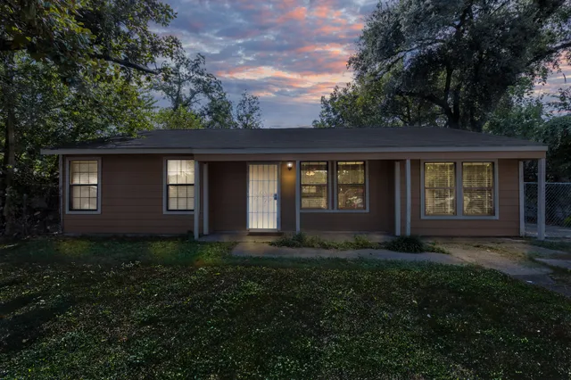 $275,000 | 130 Airway Drive, Houston, TX 77037