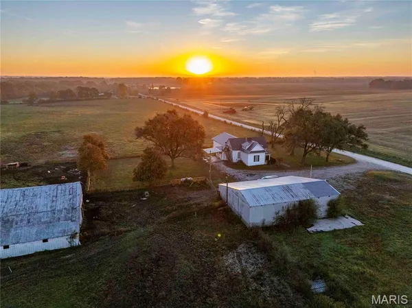 $995,000 | 3605 County Road 230, Fulton, MO 65251