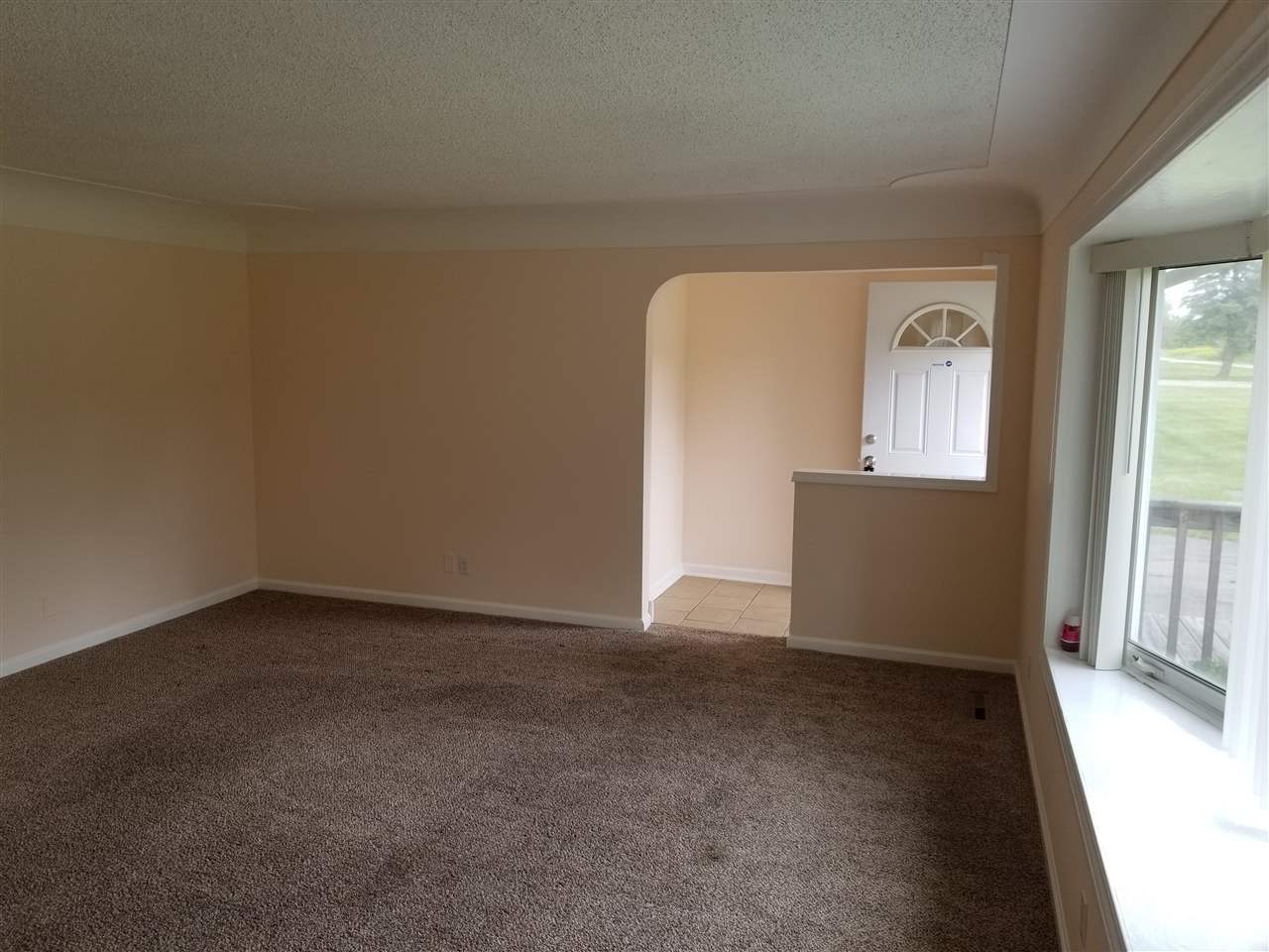 5289 North Jennings Road Flint, MI 48504 - Photo 8 of 26 31380207-7.JPG