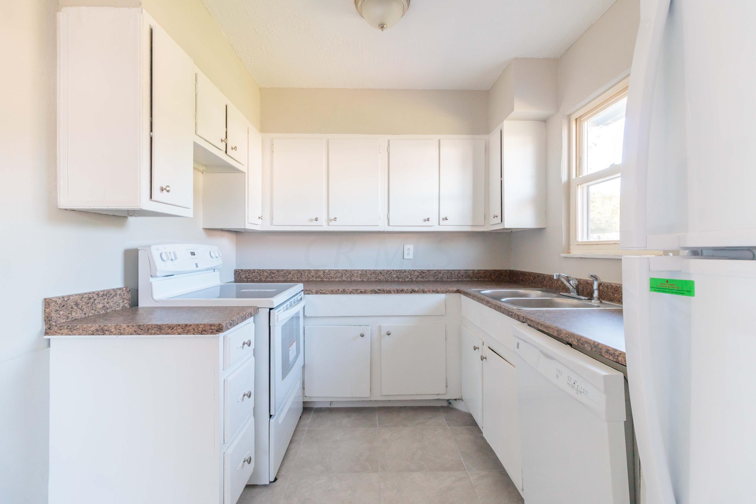 295 Oxley Road Columbus, OH 43228 - Photo 13 of 49 Gallery Image 13
