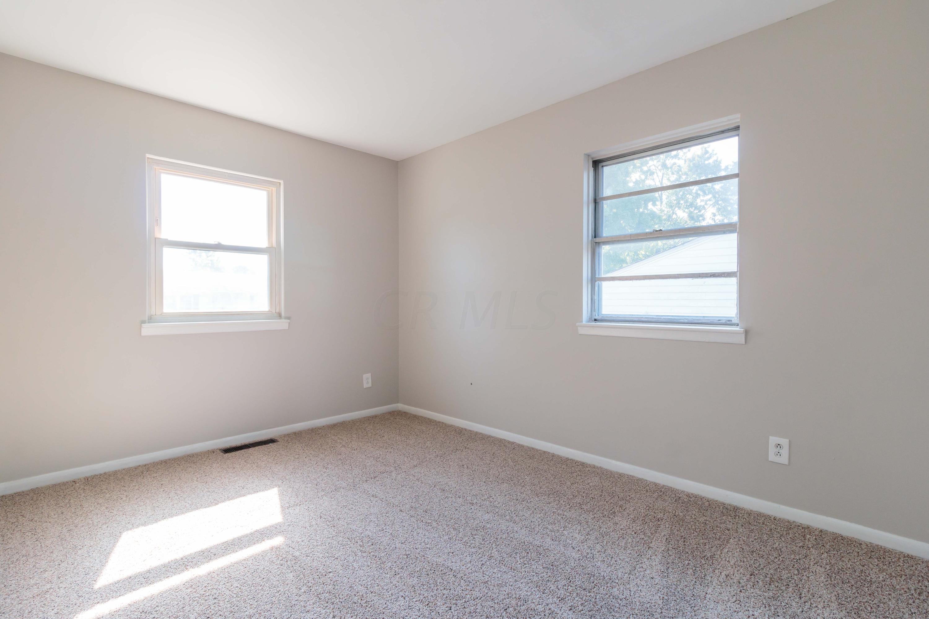 295 Oxley Road Columbus, OH 43228 - Photo 27 of 49 Gallery Image 27