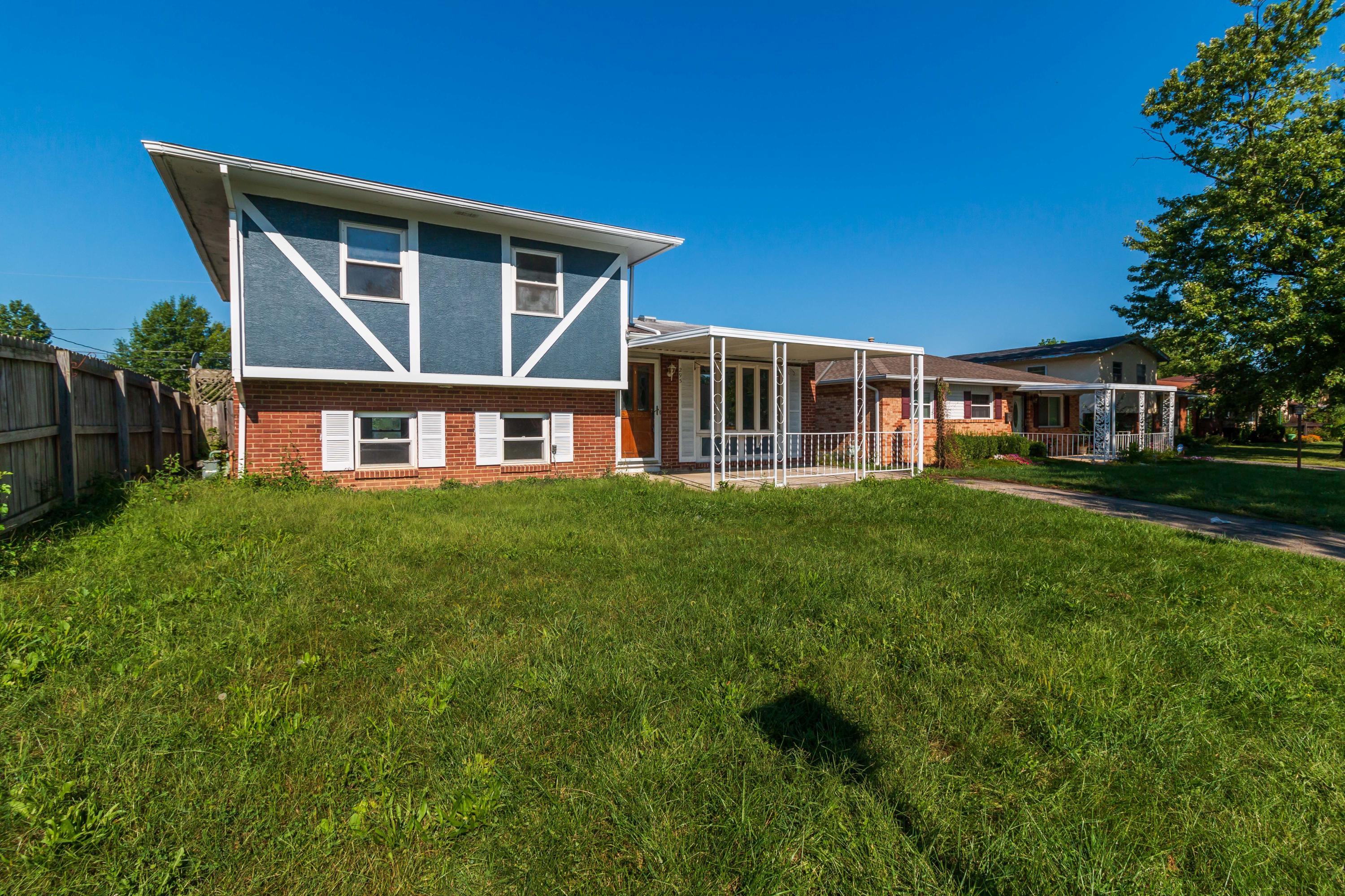 295 Oxley Road Columbus, OH 43228 - Photo 3 of 49 Gallery Image 3