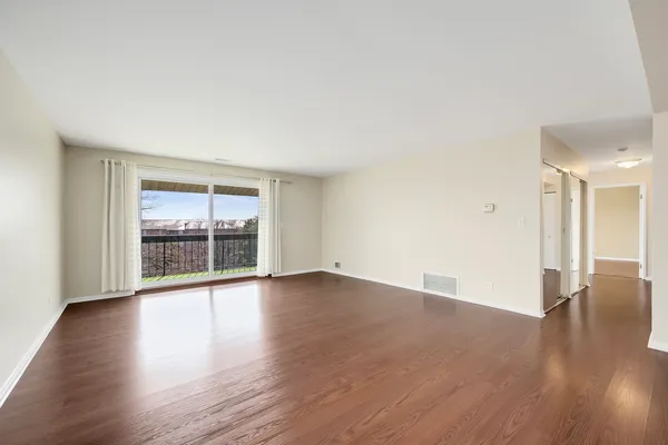 $269,000 | 714 Walnut Drive, Unit 405, Darien, IL 60561
