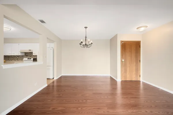 $269,000 | 714 Walnut Drive, Unit 405, Darien, IL 60561