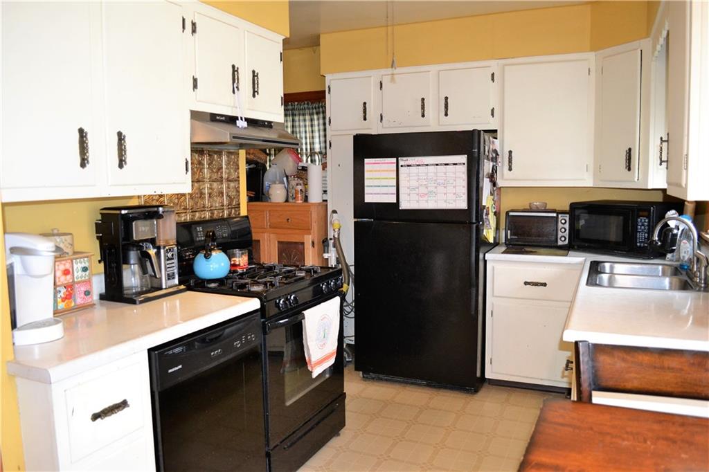 All appliances are includes