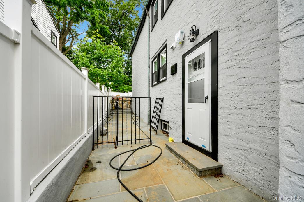 210 Rumsey Road Yonkers, NY 10705 - Photo 26 of 31
