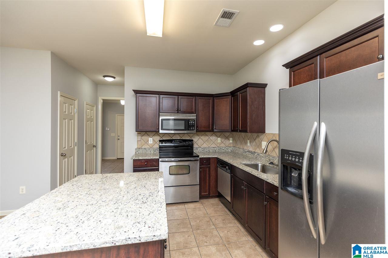 1004 Riviera Drive Calera, AL 35040 - Photo 13 of 38