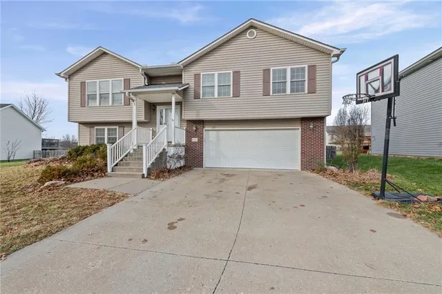 $350,000 | 3212 Morton Lane, St. Joseph, MO 64506