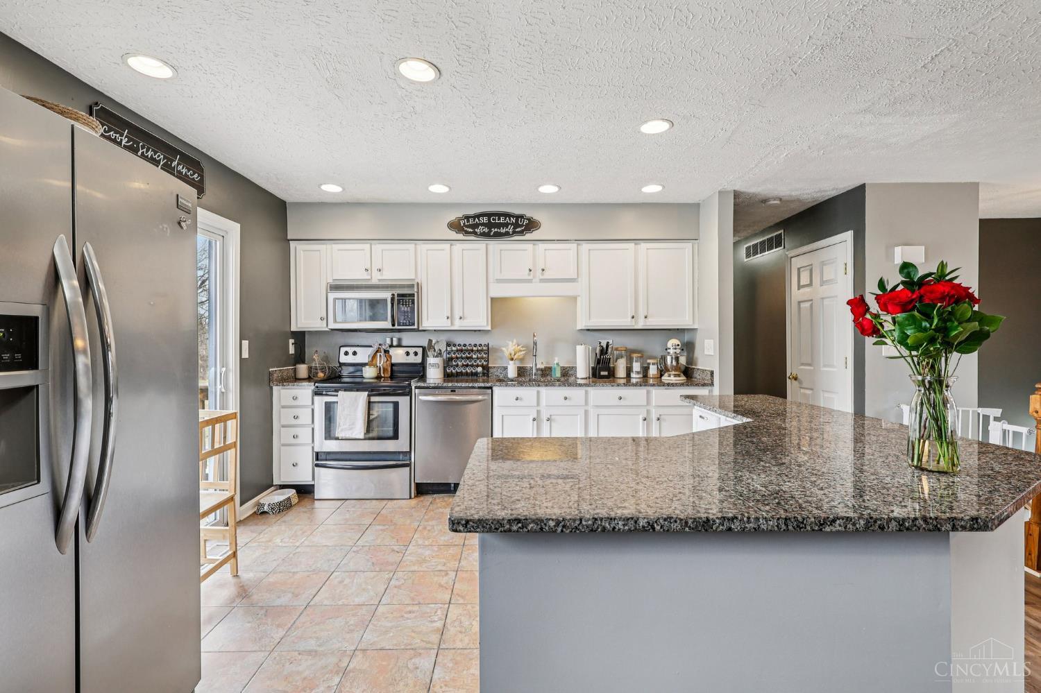 4834 Summerside Road Cincinnati, OH 45244 - Photo 9 of 31 Gallery Image 9