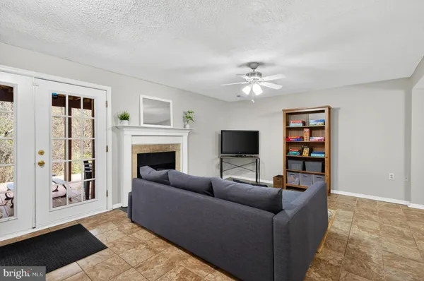 $685,000 | 3912 Kernstown Court, Fairfax, VA 22033