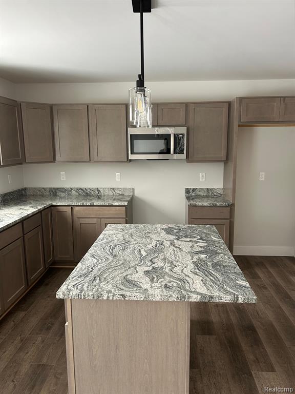 13658 Stamford Road Belleville, MI 48111 - Photo 10 of 30 Gallery Image 10