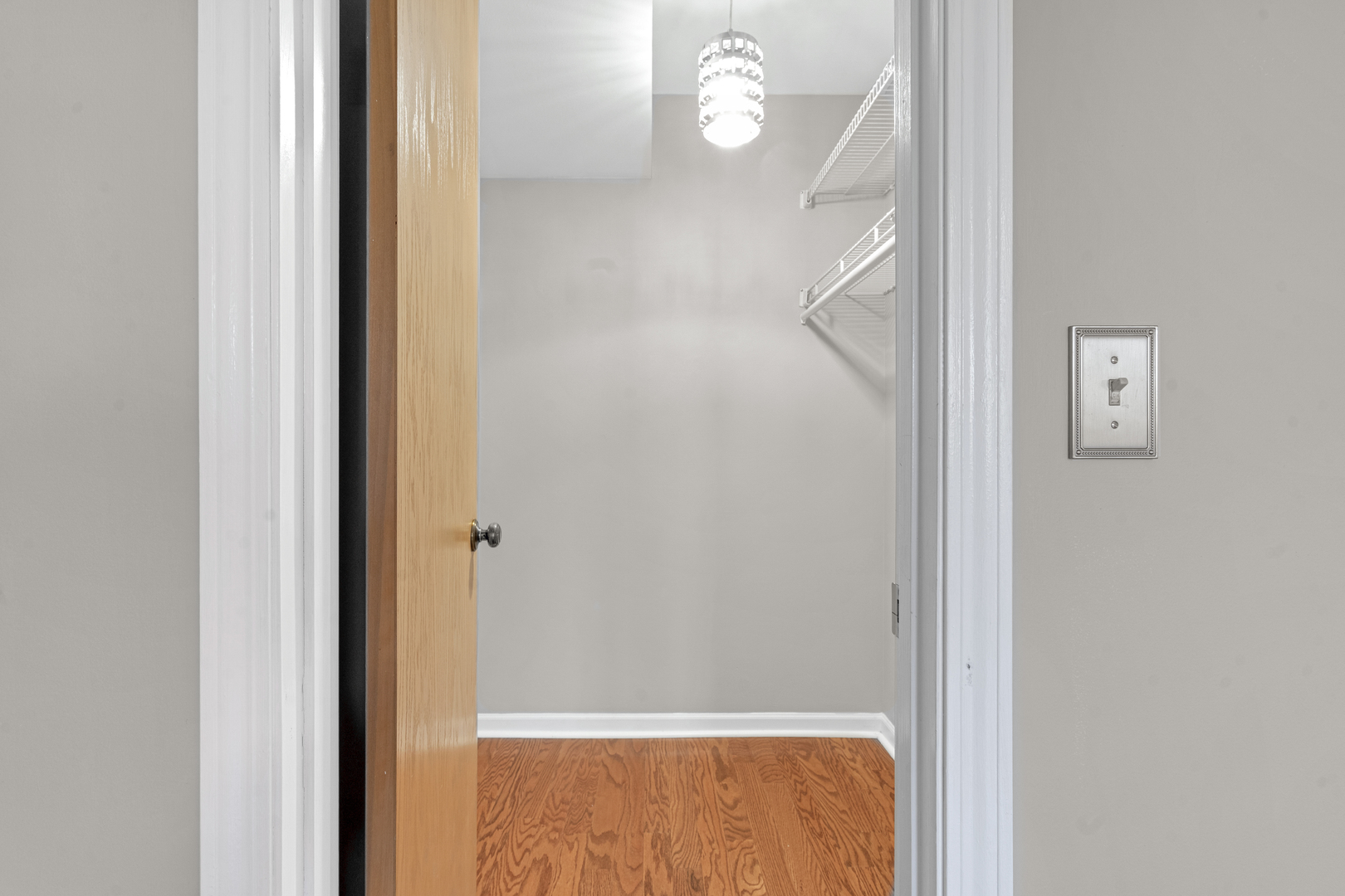 400 East Dundee Road, Unit 408 Buffalo Grove, IL 60089 - Photo 15 of 24 a view of room with window