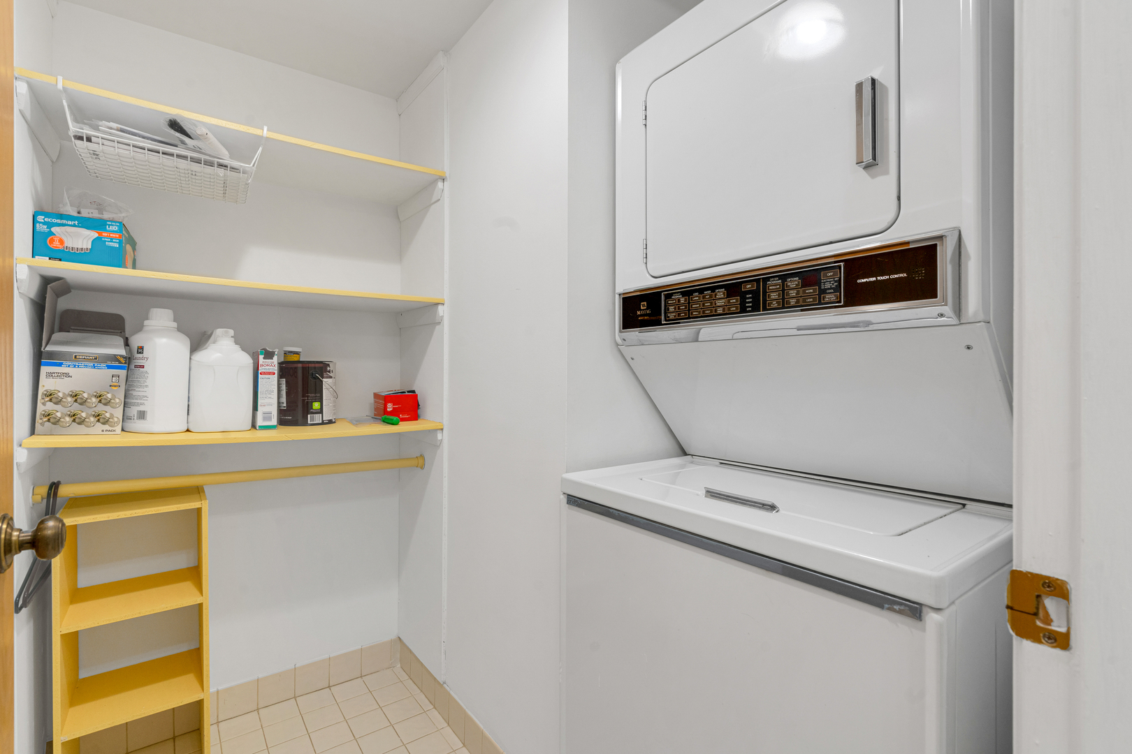 400 East Dundee Road, Unit 408 Buffalo Grove, IL 60089 - Photo 19 of 24 a utility room with dryer and washer
