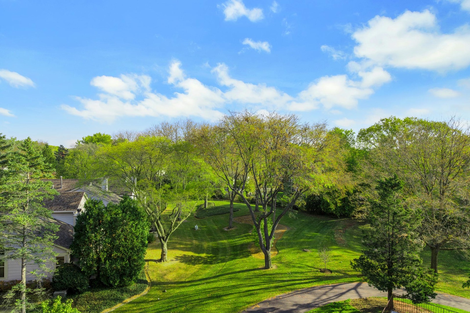 400 East Dundee Road, Unit 408 Buffalo Grove, IL 60089 - Photo 21 of 24 a view of a big yard