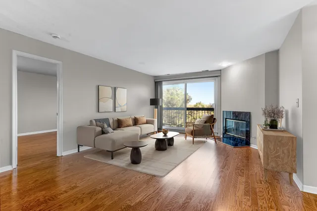 $249,000 | 400 East Dundee Road, Unit 408, Buffalo Grove, IL 60089