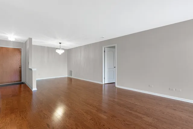 $249,000 | 400 East Dundee Road, Unit 408, Buffalo Grove, IL 60089