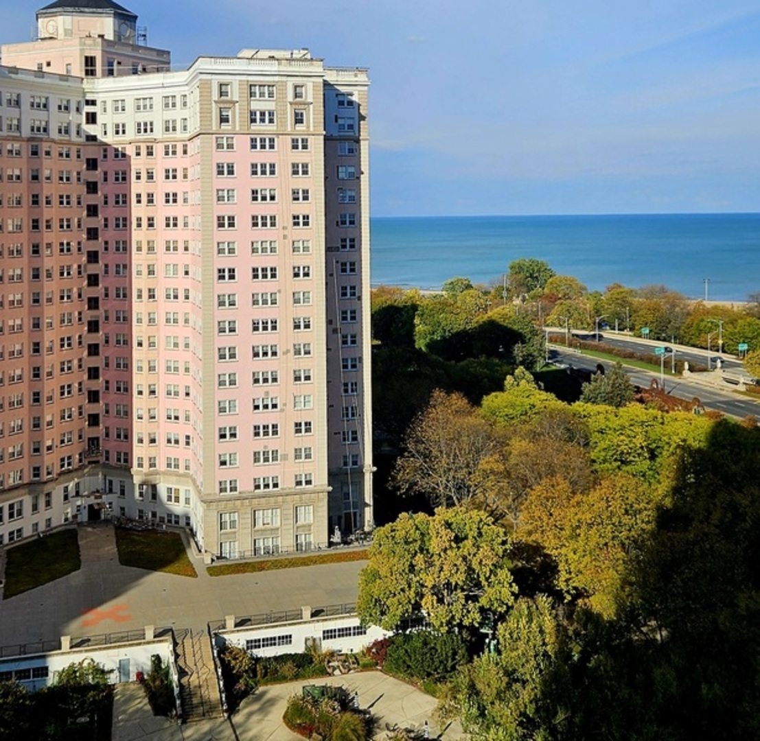 5455 North Sheridan Road, Unit 1807 Chicago, IL 60640 - Photo 7 of 12