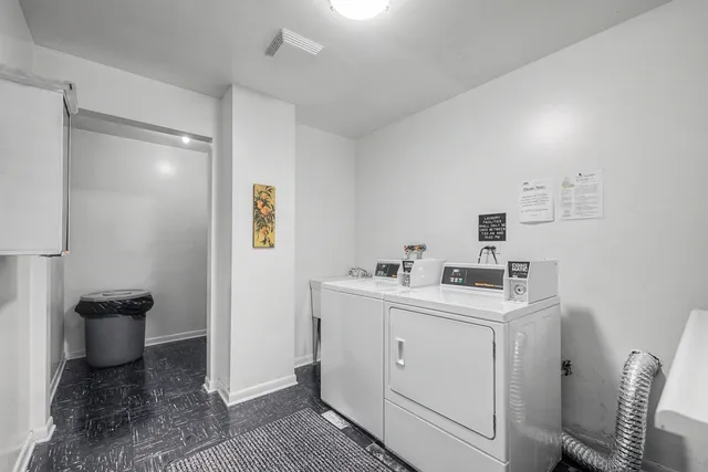 $243,000 | 2099 Creekside Drive, Unit 14, Wheaton, IL 60189