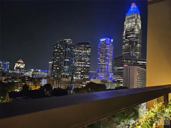 $610,000 | 333 West Trade Street, Unit 1202, Charlotte, NC 28202