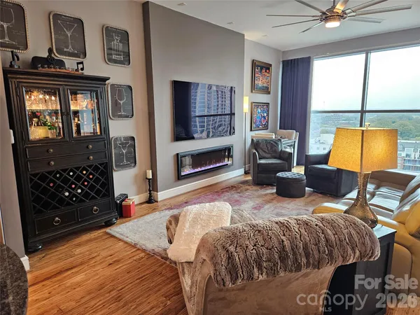 $610,000 | 333 West Trade Street, Unit 1202, Charlotte, NC 28202
