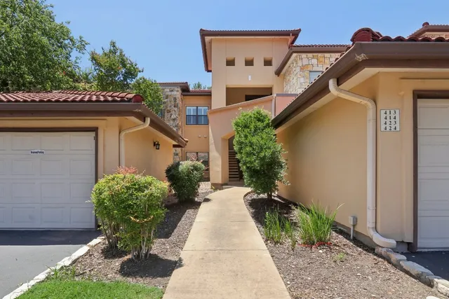 $395,000 | 300 San Gabriel Village Boulevard, Unit 423, Georgetown, TX 78626